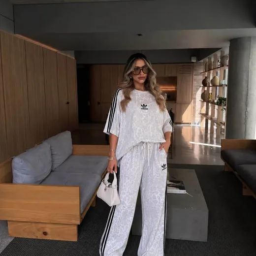 Conjunto Adidas leopardo blanco de la categoría Conjuntos dama en Busos Medellín
