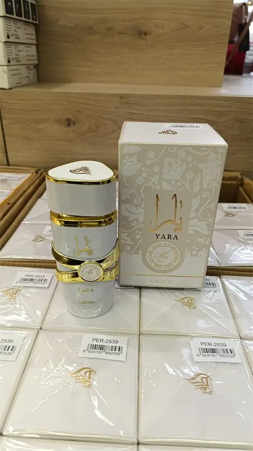 Yara Blanca Lattafa de la categoría Lociones en Busos Medellín