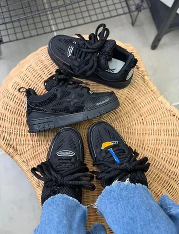 Tenis negro urbano