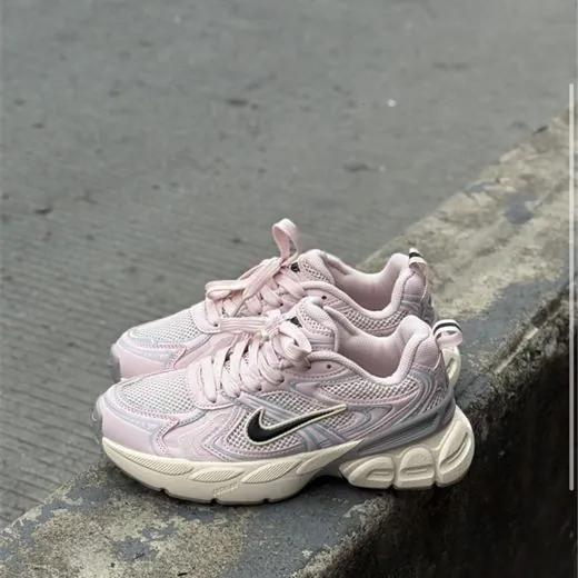 Tenis runner rosa de la categoría Tenis importados en Busos Medellín