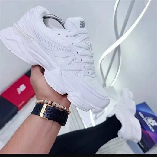 Tenis New Balance blanco de la categoría Tenis importados en Busos Medellín