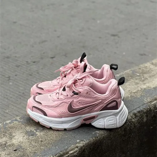 Tenis runner rosa oscuro de la categoría Tenis importados en Busos Medellín